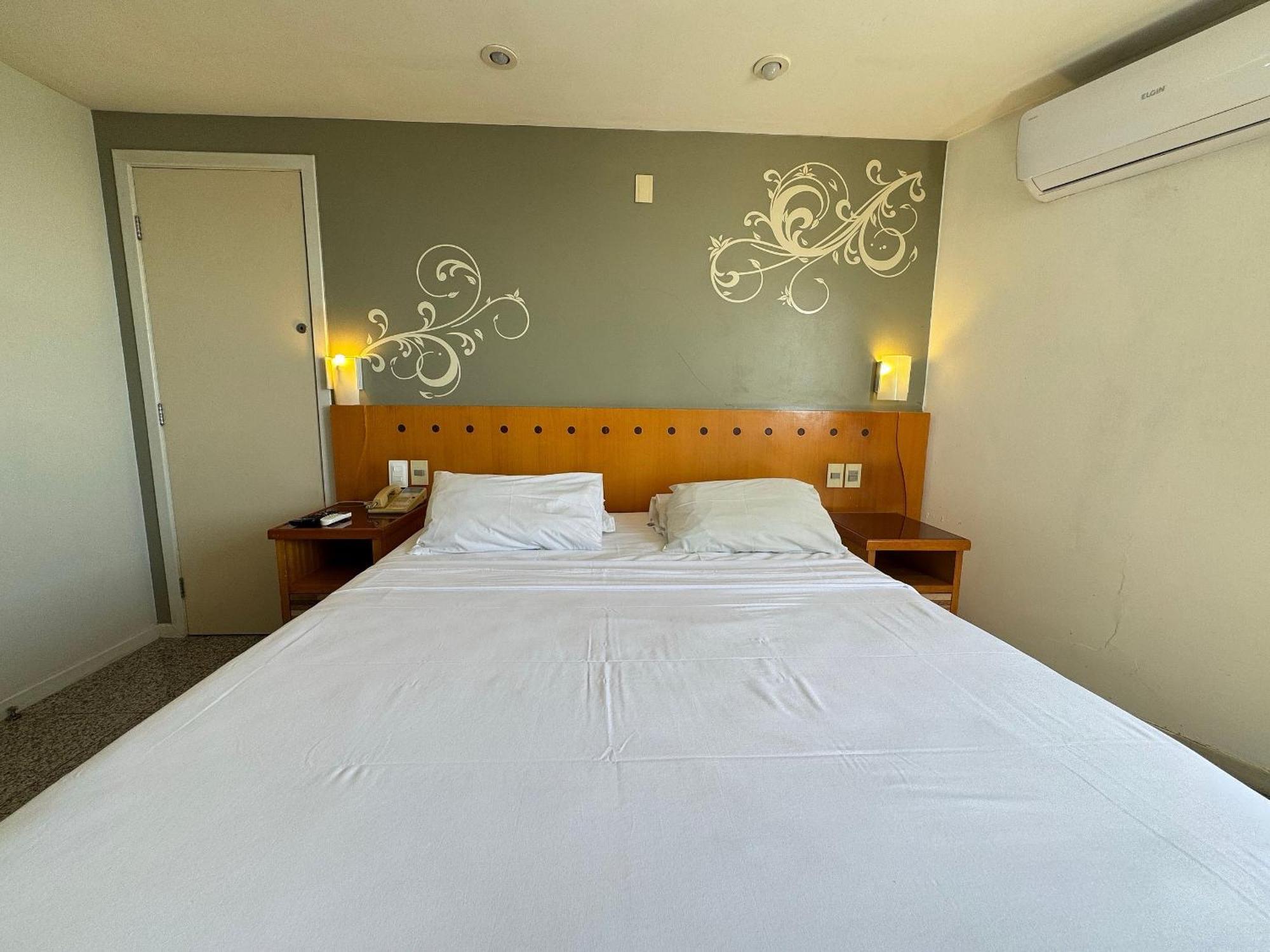 Flat Blue Tree Beira Mar By Escala