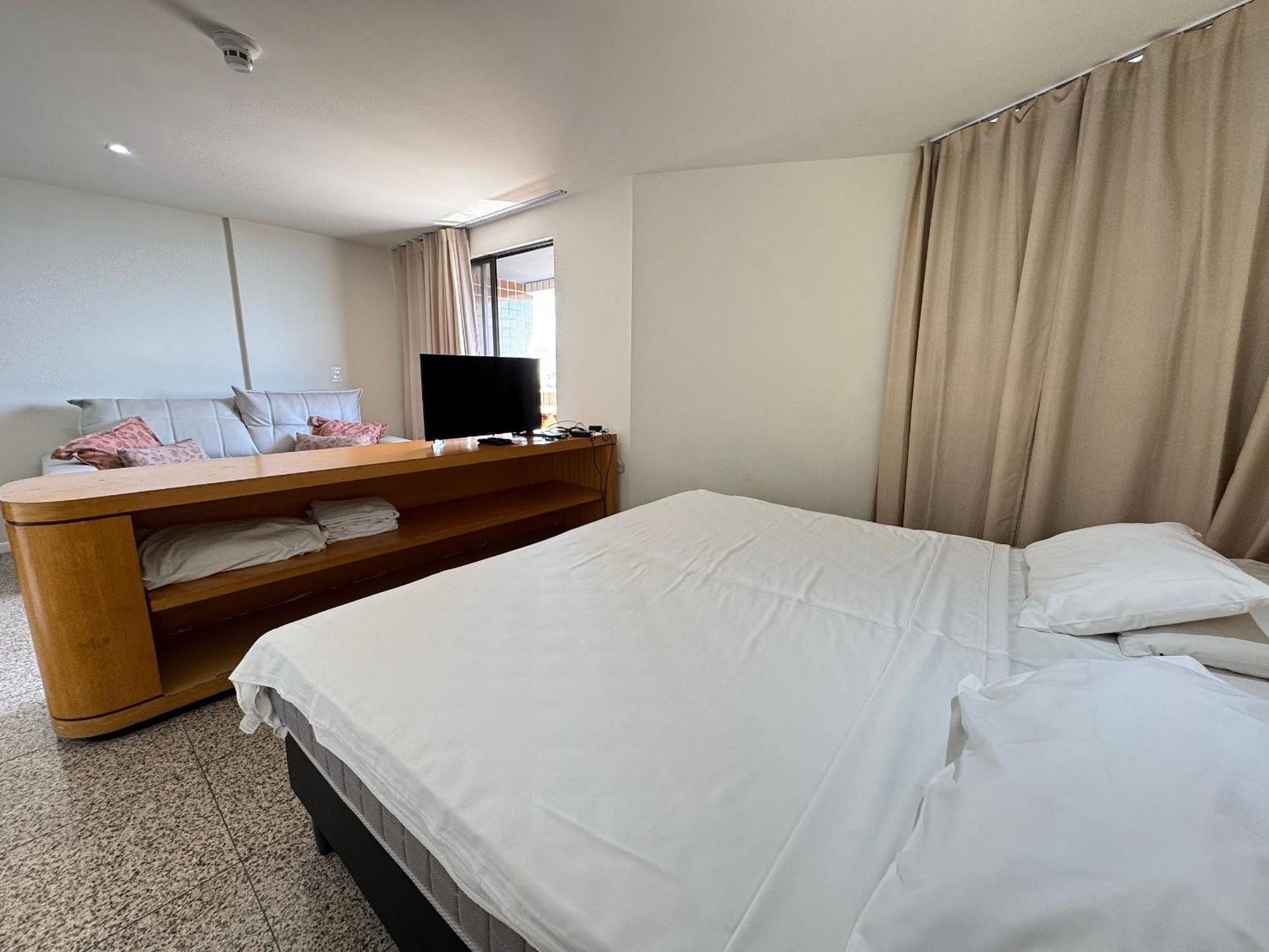 Flat Blue Tree Beira Mar By Escala